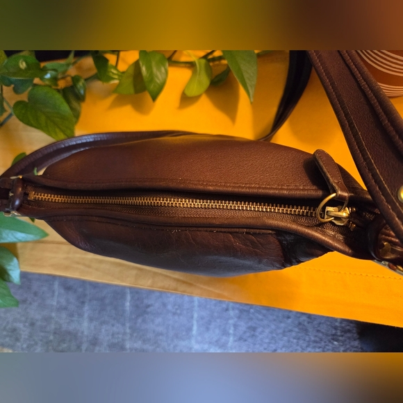 Vintage COACH Mahogany Maggie Duffle 9019 ☆ Made In 1997 ☆ - Picture 7 of 9